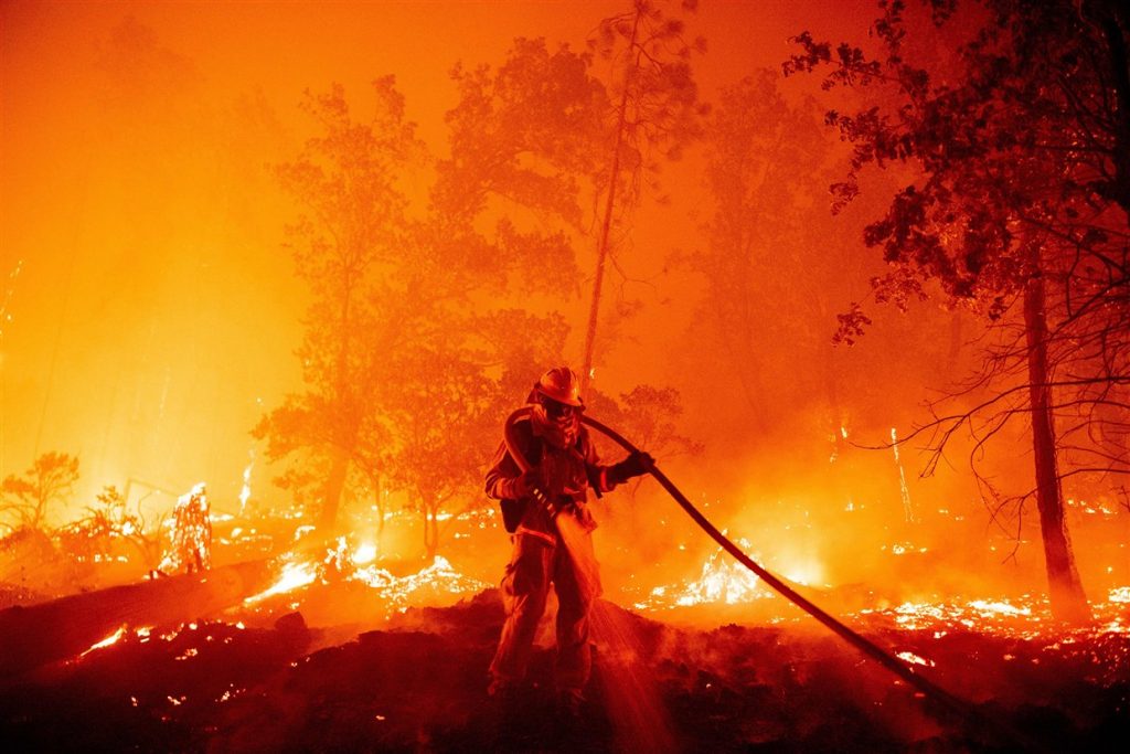 200911-wildfire-california-worst-widlfire-year-se-236p_f66f4d02e7ec04cbe3ed0c47dfc8037e.fit-1240w